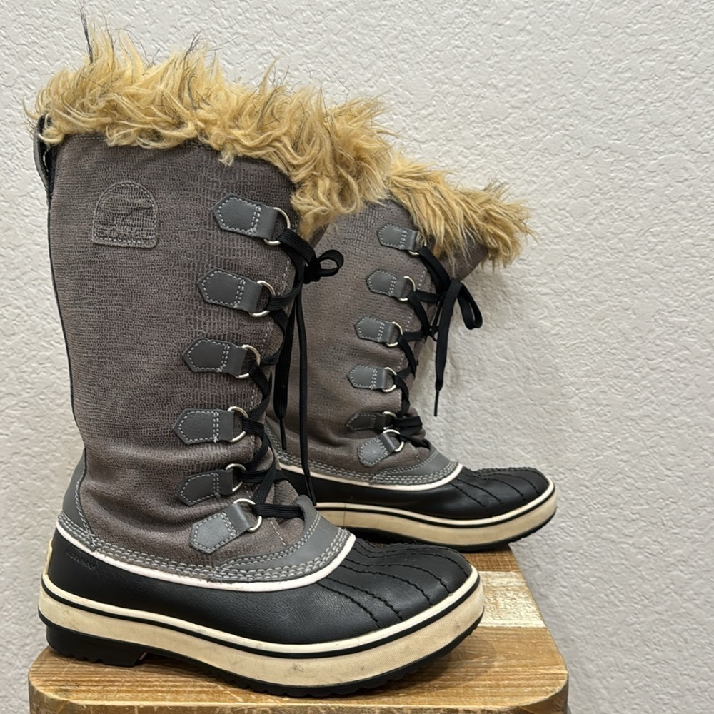 Sorel Joan Of Arctic Boots Size 6.5
